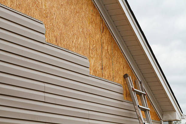 Professional Siding Repair technician working in Maywood, NJ